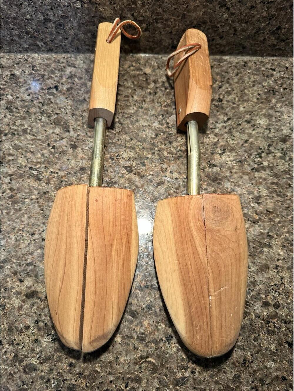 Rochester Shoe Tree Co Cedar Wood Shoe Shapers Trees Ashland NH USA Size L VTG
